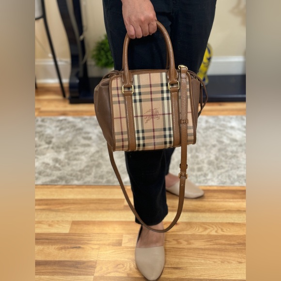 S O L D‼️Burberry Two Way Draw String Bag - Picture 2 of 16